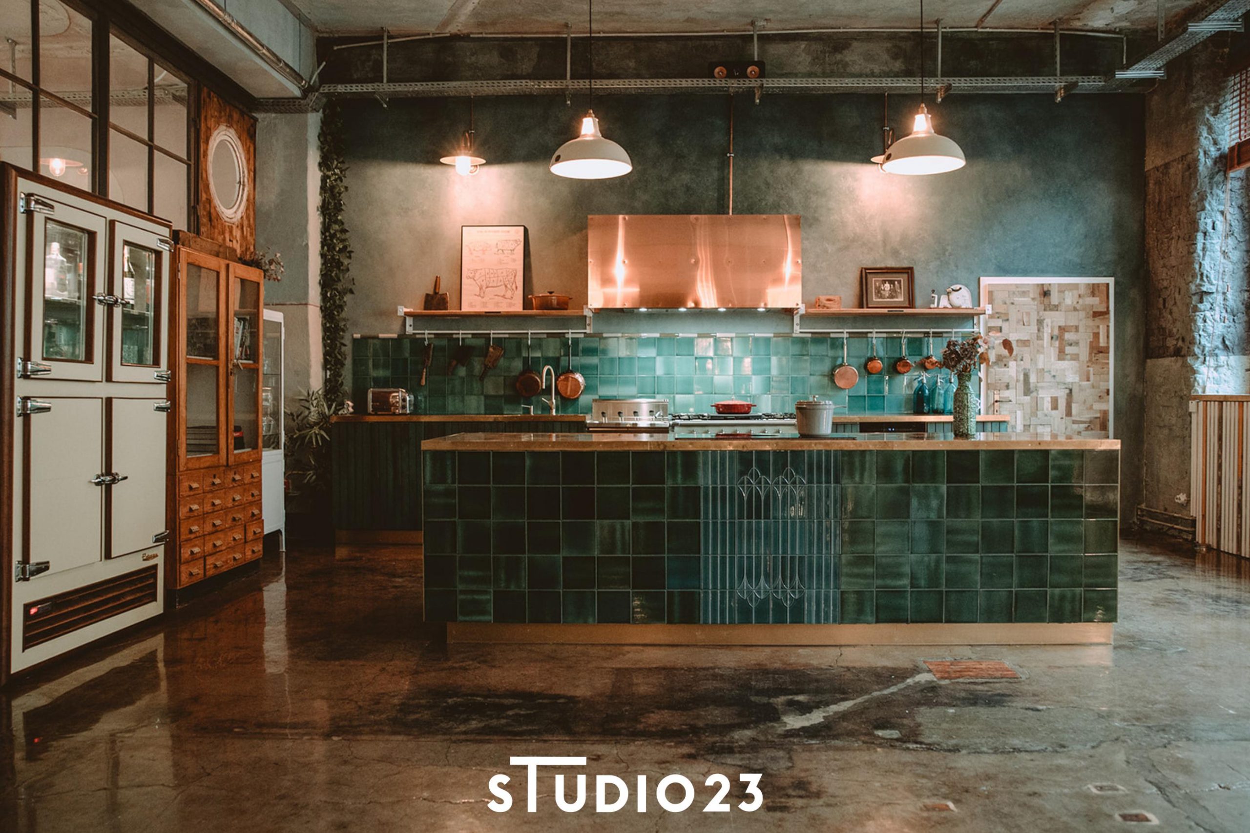 Studio 23 7