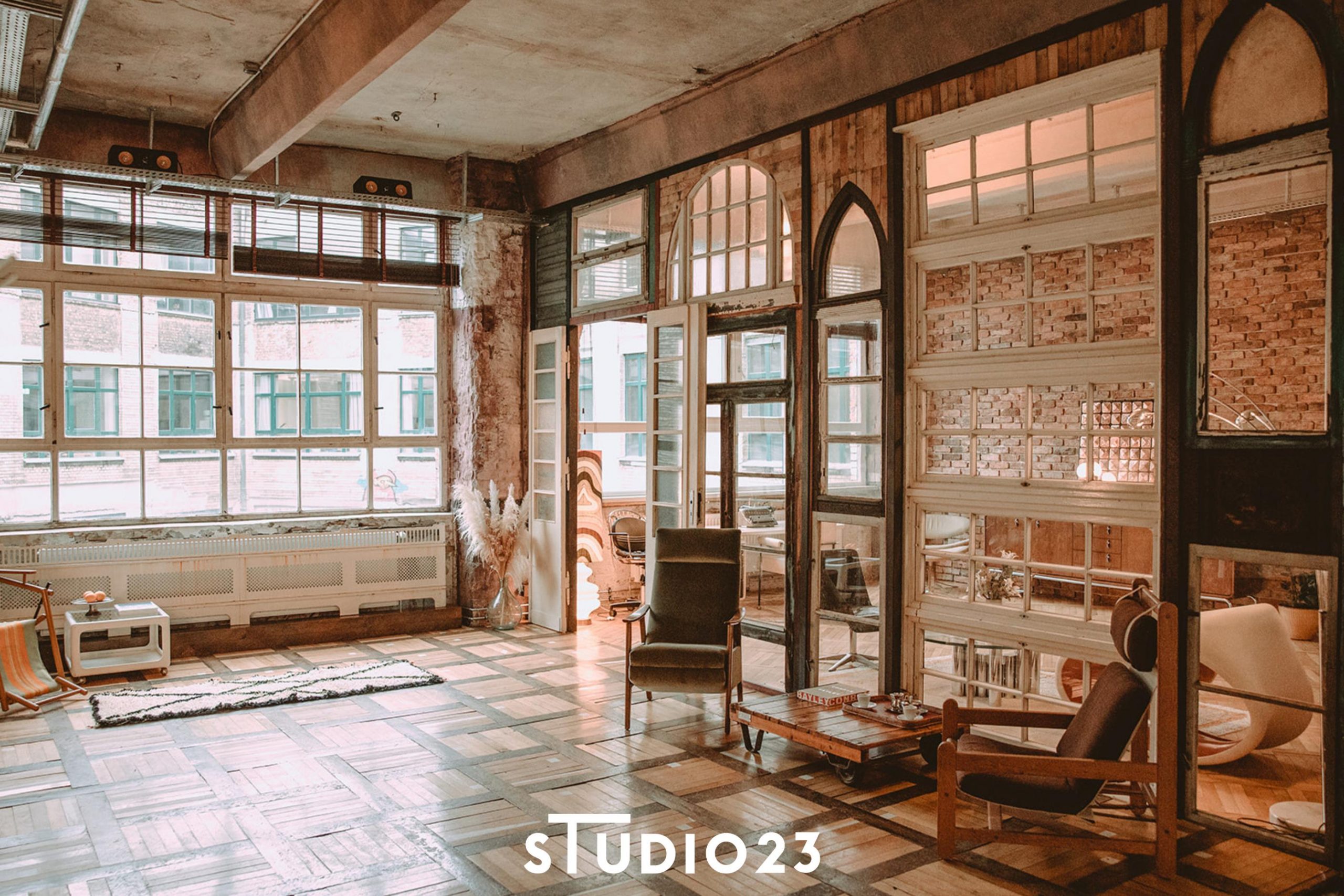 Studio 23 9